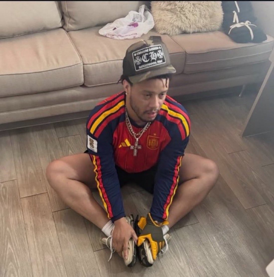 lifemocksart's tweet photo. me otw to get my ho back https://t.co/B0MiaJr7eu