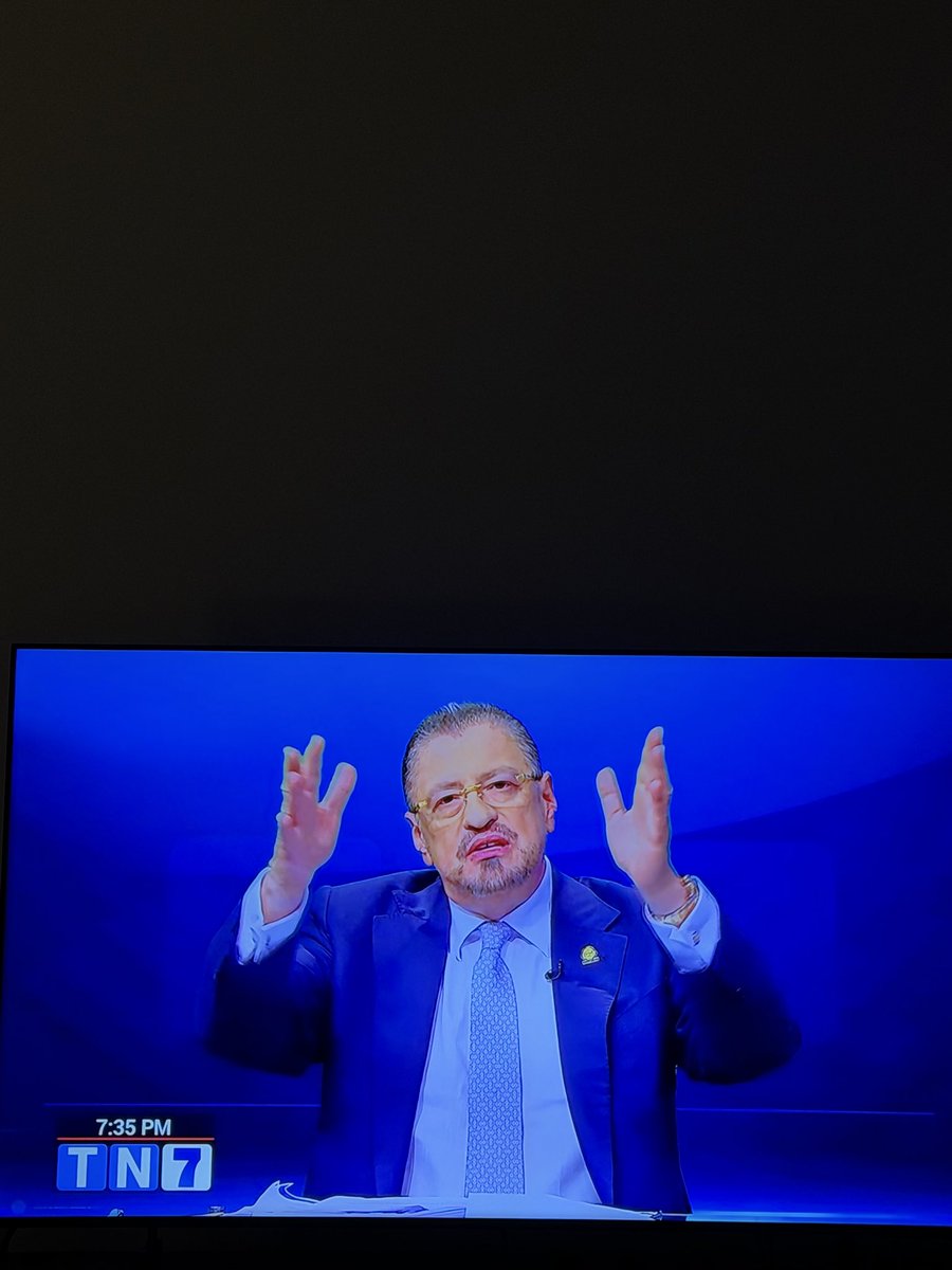 marlanngas's tweet photo. Siento que esta debió ser una mejor entrevista por parte de Telenoticias https://t.co/t9oMfhBrye