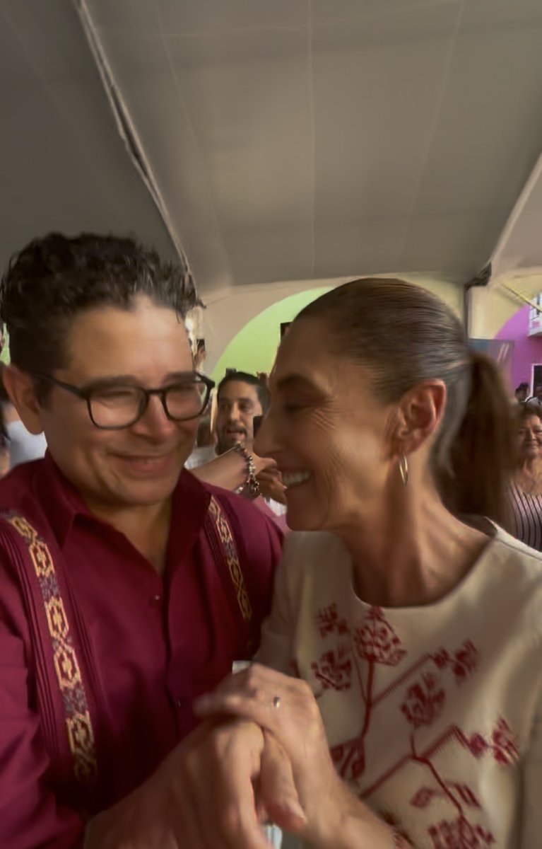 ByronBarranco's tweet photo. .
La más antigua con él, 
con ella la más actual,
forman pixel a pixel
un tesoro vivencial.

(AMLO 25/2/2011)
(CSP 23/01/2026)

#PorSiTenianPendiente
#Octosílabos https://t.co/qk367ssl73