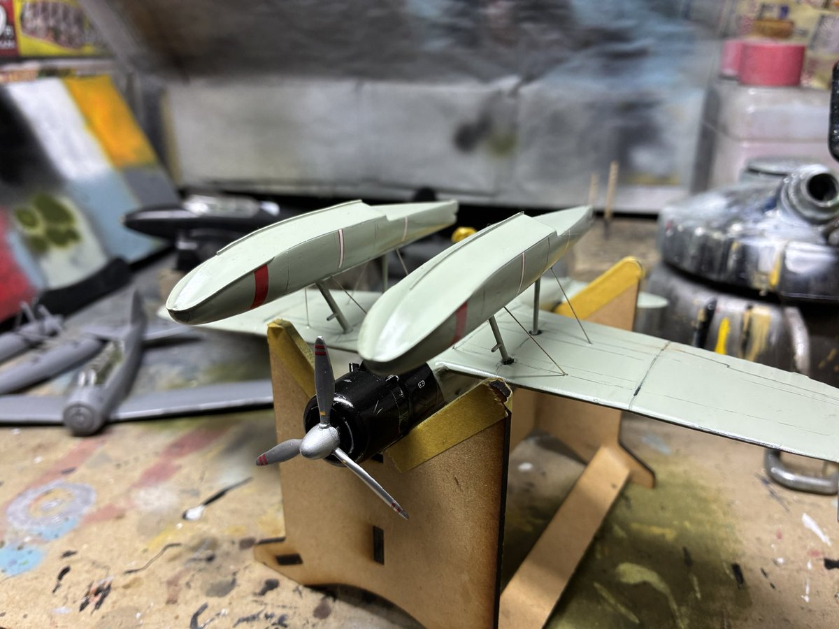 Uds0826's tweet photo. 洋白線をつけたので機体は完成
さりとてカタパルトがまだなので真に完成は後日 https://t.co/qaobyga8IX