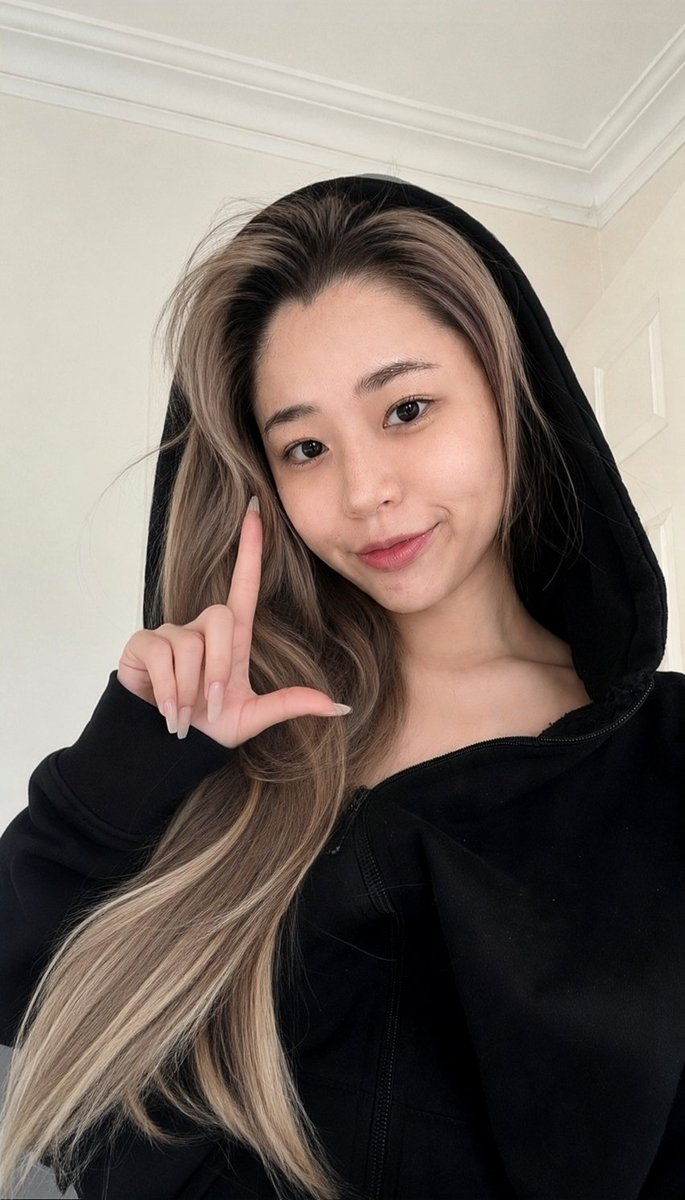 OnlyFor_Luna's tweet photo. I dont want good morning texts. I want morning transfers to my bank acct 💸 https://t.co/JaBkmR8HaZ