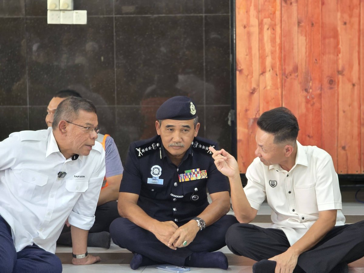 pdtkulim's tweet photo. 𝗟𝗔𝗪𝗔𝗧𝗔𝗡 𝗥𝗔𝗦𝗠𝗜 𝗬𝗕 𝗠𝗘𝗡𝗧𝗘𝗥𝗜 𝗗𝗔𝗟𝗔𝗠 𝗡𝗘𝗚𝗘𝗥𝗜 𝗞𝗘 𝗦𝗘𝗞𝗢𝗟𝗔𝗛 𝗠𝗘𝗡𝗘𝗡𝗚𝗔𝗛 𝗔𝗚𝗔𝗠𝗔 𝗧𝗔𝗥𝗕𝗜𝗔𝗛 𝗗𝗜𝗡𝗜𝗔𝗛, 𝗞𝗨𝗟𝗜𝗠 𝗣𝗔𝗦𝗖𝗔 𝗞𝗘𝗝𝗔𝗗𝗜𝗔𝗡 𝗞𝗘𝗕𝗔𝗞𝗔𝗥𝗔𝗡 𝗔𝗦𝗥𝗔𝗠𝗔

22 JULAI 2026
RABU
2.30 PETANG https://t.co/hvIjuDWusB