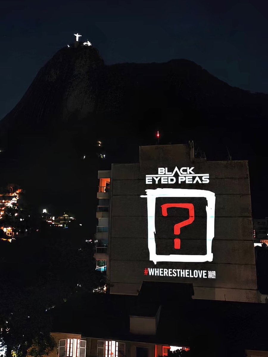 PortalBEP's tweet photo. #WheresTheLove [❓] ganhou as ruas do Rio de Janeiro levando a mensagem do hino que amamos! Estamos em contagem regressiva pra cantar ao vivo na cidade maravilhosa, dia 06 de setembro, no @rockinrio ! VEM Black Eyed Peas❤️
@umusicbrasil https://t.co/St4zgT0s5p