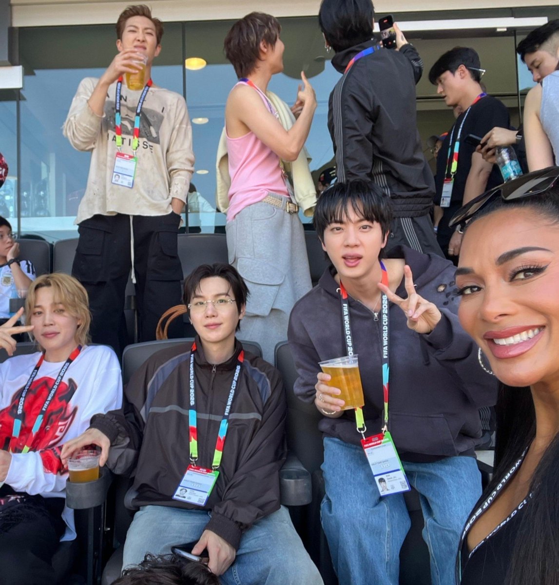 sakinayoongi's tweet photo. Yoongi via Nicole Scherzinger IG https://t.co/NxV3hYfT79
