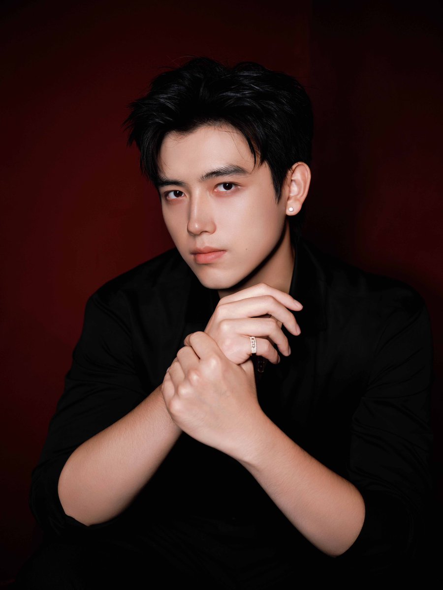YoukuOfficial's tweet photo. #ArthurChen #ChenFeiyu making every frame a heart-fluttering moment. 

#陈飞宇 

#YOUKU #优酷 https://t.co/RuVmsC7iek