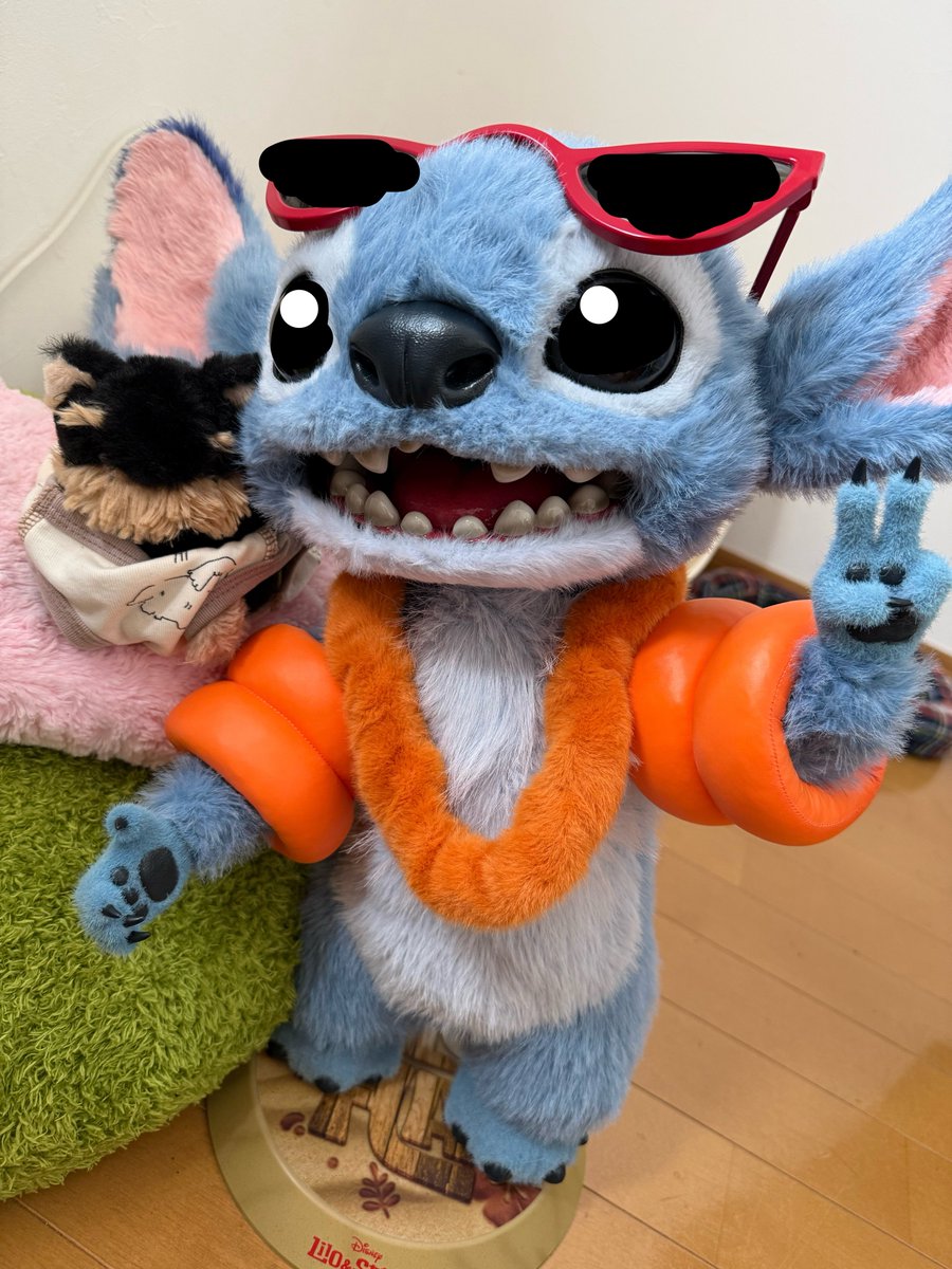 dora10kichi's tweet photo. 我が家にスティッチが来た！！！！！
反射するとこは塗りつぶしてるけど😶
めっちゃかわいいー！！！！！ https://t.co/OBuOYDDzzz