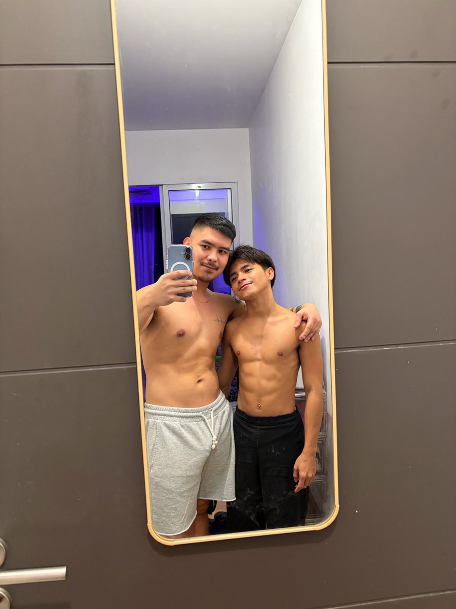 ilokano22's tweet photo. Miss you baby boy @baybibozz_  when kaya ulit? Haha

Comment yes sa gusto makanood 😹😹 😹 joke https://t.co/H8cREW3cNq