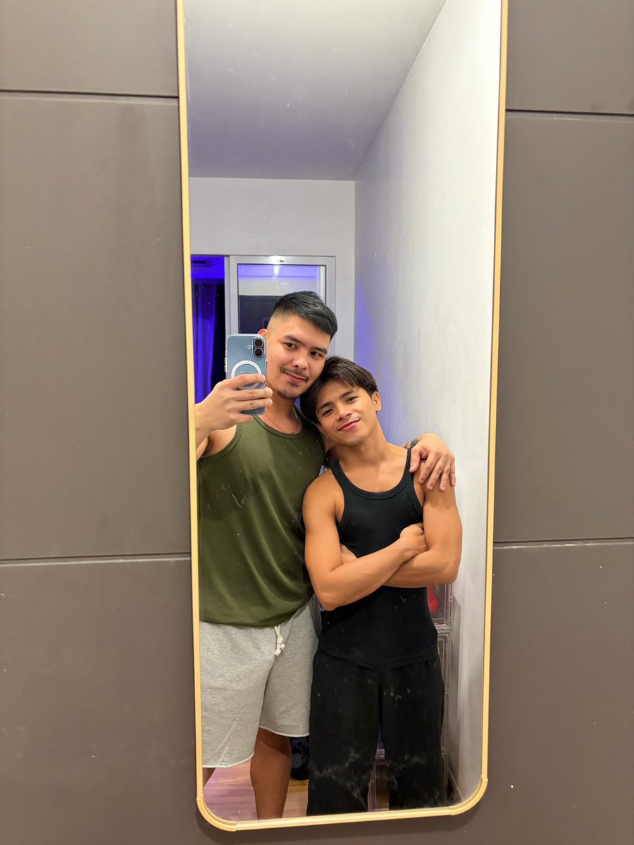 ilokano22's tweet photo. Miss you baby boy @baybibozz_  when kaya ulit? Haha

Comment yes sa gusto makanood 😹😹 😹 joke https://t.co/H8cREW3cNq