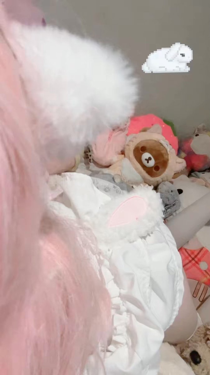 cvtbni's tweet photo. mmm ilove being a bunnie  :3 #bunnygirl #bunnie #cutecore #rilakkuma #cutecore #comgirl #egirl #pinkhair #catgirl https://t.co/97tZ9dlyCA