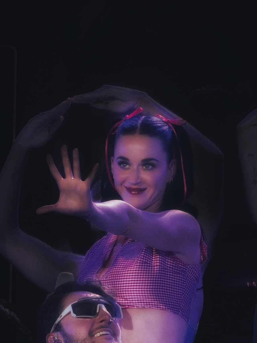 accesskatyperry's tweet photo. 🍒 https://t.co/k1WtH3agQ2
