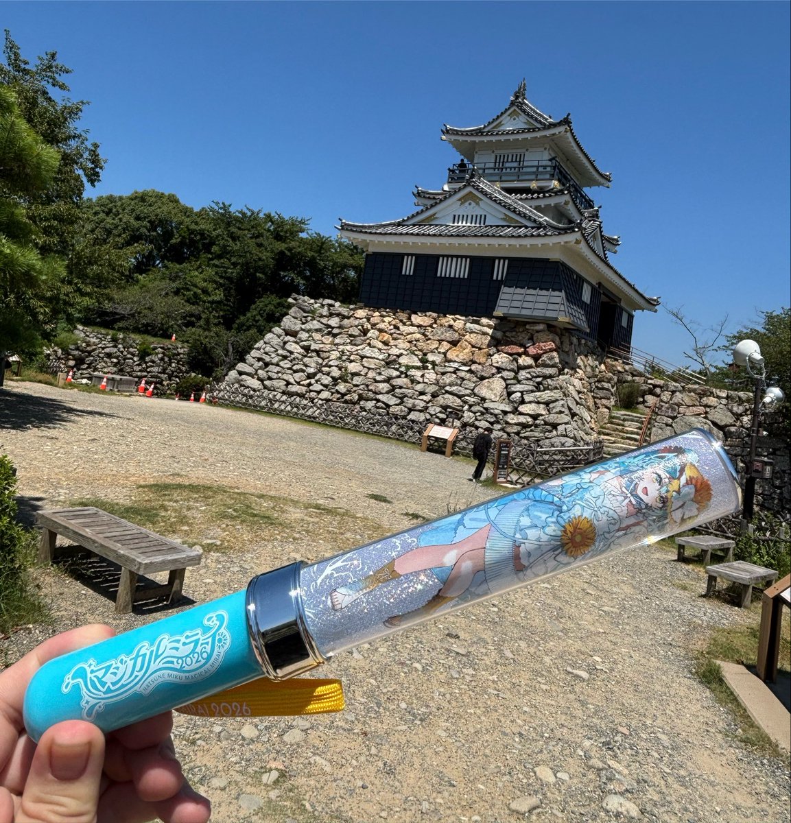 eru_spark's tweet photo. 浜松城を散策、めっちゃ暑い https://t.co/KFIF7h1PNa