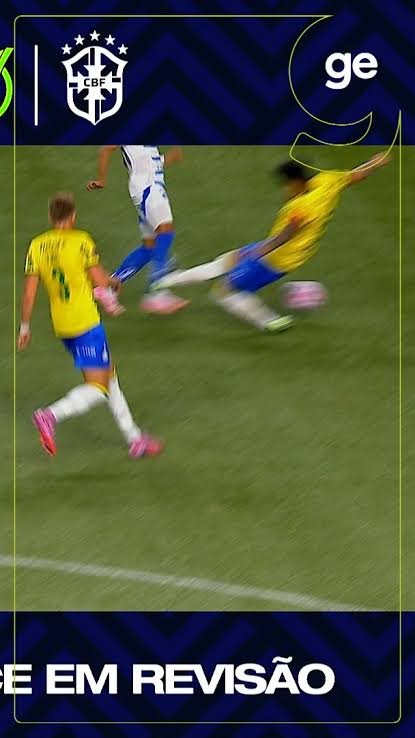 RafaRod15216419's tweet photo. @futebol_info @tvglobo @geglobo So aqui que nao teve expulsão. Pulgar herói https://t.co/go1cAzGmqm
