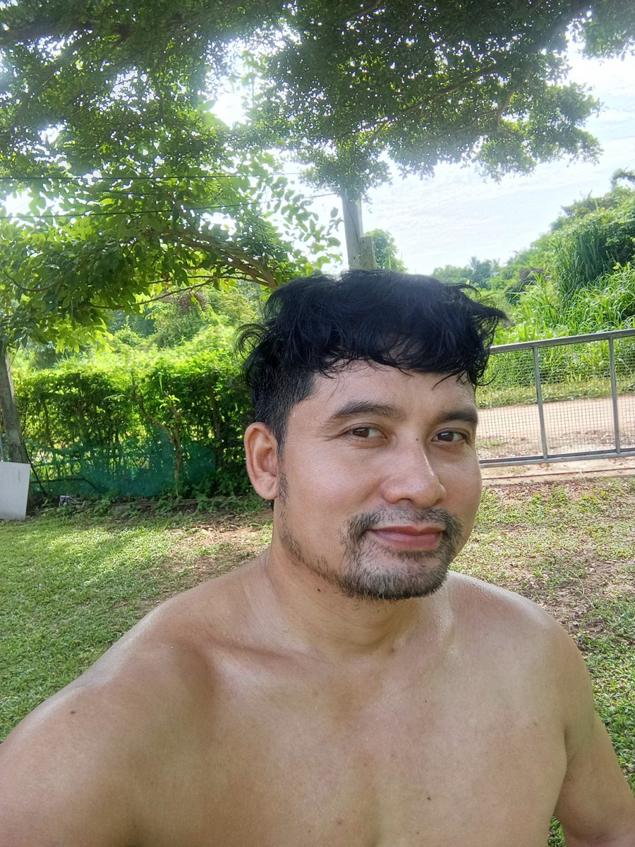 tTONG2530's tweet photo. อาบน้ำๆ...🚿🚿🚿😊😜😆 https://t.co/vNnY7MdkMh