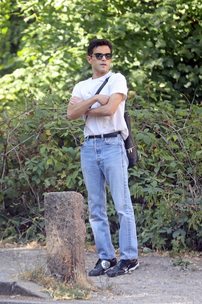 RamiMalek_KR's tweet photo. my love-hate situation with paparazzi sites continues https://t.co/bHerCGOIo2