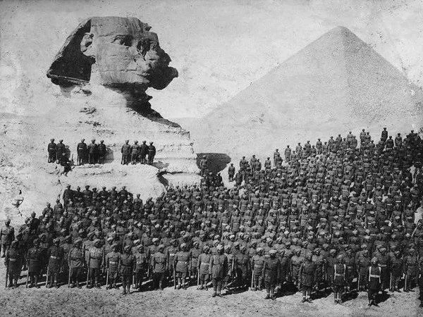 ImtiazMadmood's tweet photo. Indian soldiers(Then British Army) in Egypt after a successful campaign in WWI. Indian soldiers had defeated Turkish Forces who had attacked the Suez Canal. 1915. https://t.co/SS15ft4jS5