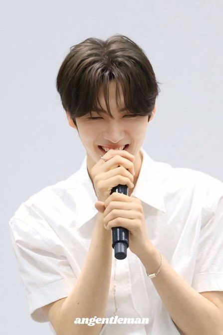 bbangj0j's tweet photo. 🐽: 영재는 웃는 모습이 굉장히 예쁘다고 생각하는 친구 중 한명입니다.

🪼: 웃는게 너무 예뻤어,,,

영재야 웃어라ㅜㅜㅜㅠㅜ https://t.co/ULVW6BiOGa
