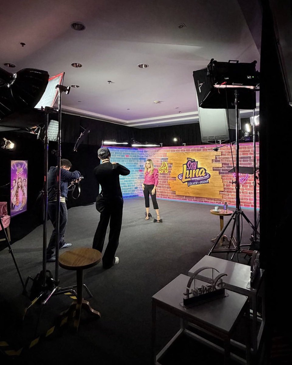 sevillakbrasil's tweet photo. 👀 | Karol Sevilla está fazendo fotos e vídeos promocionais neste exato momento! https://t.co/RGRUDLCpBk