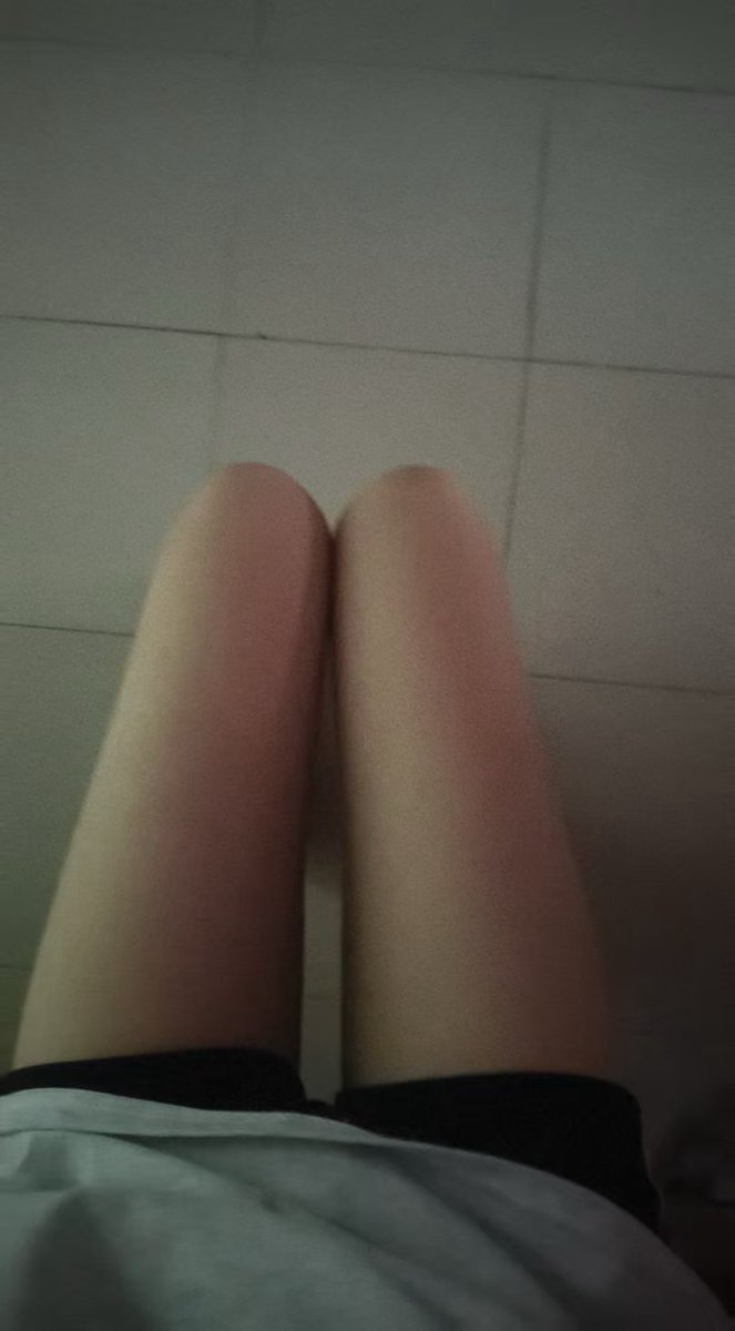OneMin97's tweet photo. 可爱呀 #腿控 https://t.co/OLqYBvluir