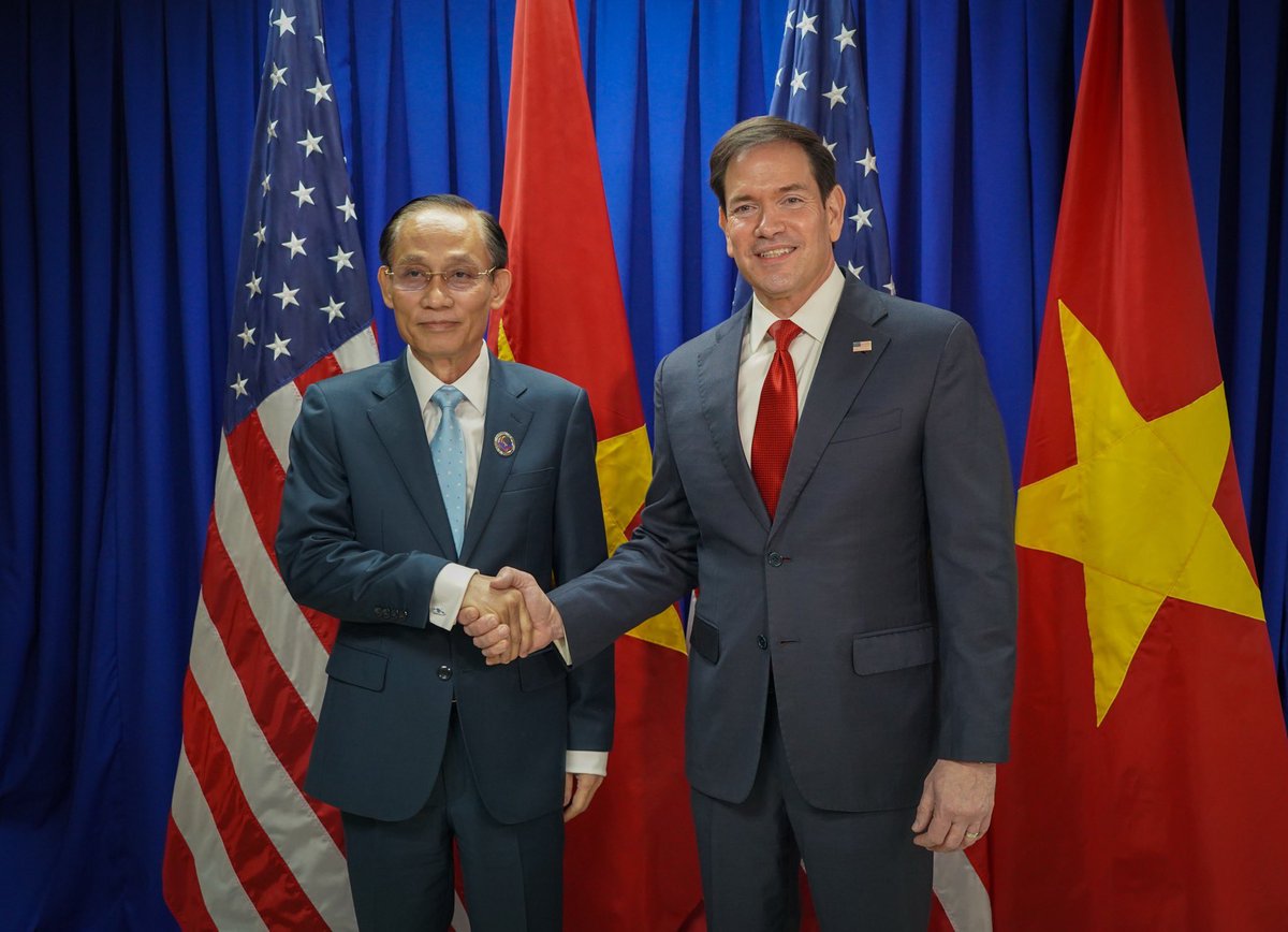 SecRubio's tweet photo. Great meeting today with Vietnam's Foreign Minister Le Hoai Trung. 

We reaffirmed our commitment to deepening the U.S.-Vietnam Comprehensive Strategic Partnership and discussed strengthening our bilateral relationship, rebalancing trade, and expanding defense and security cooperation.