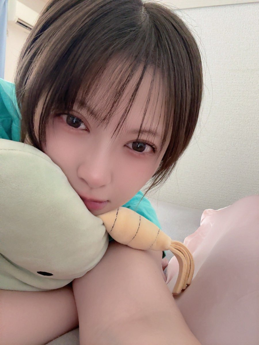 yu_kinao's tweet photo. おはよう世界🌏
今日はレッドドラゴン銀座初出勤です( ¨̮ )
ドレスもピンヒールも久しぶり…緊張する…誰も来てくれなかったらどうしようw https://t.co/0EPxU1UVaJ