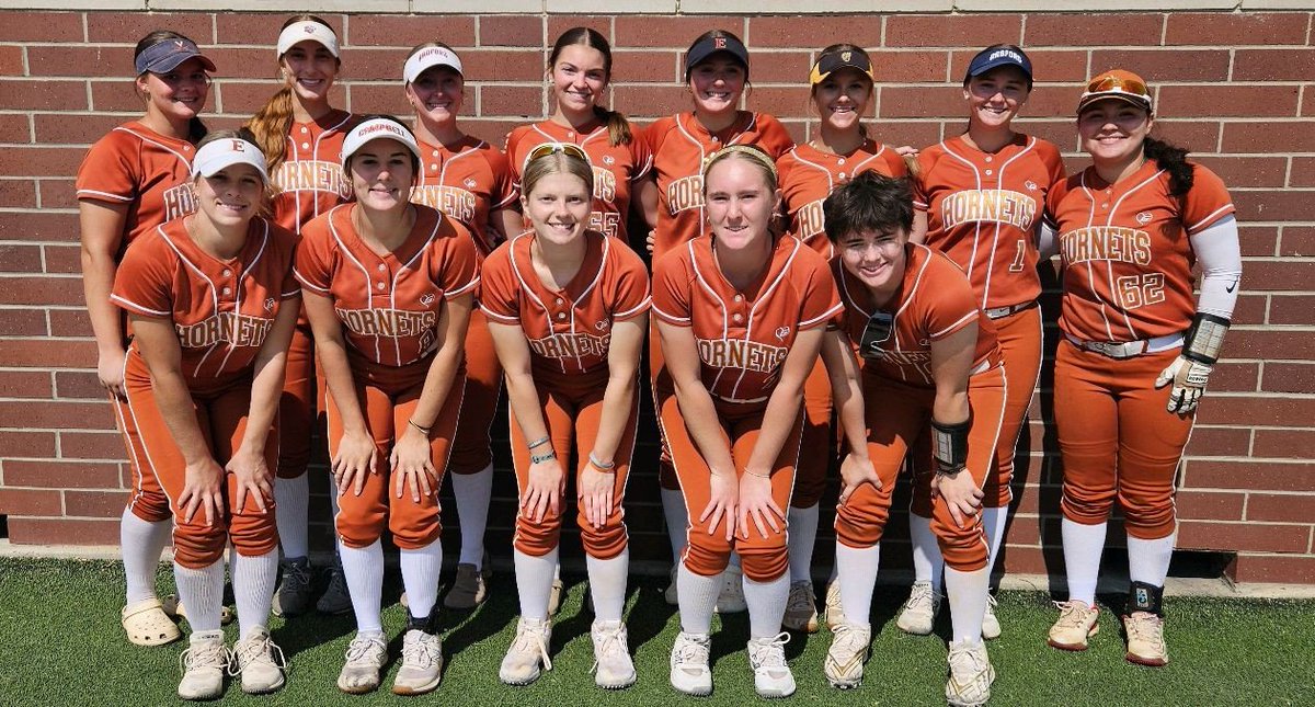 ladyhornets2026's tweet photo. This team has GRIT! Two tough games against great competition that went back and forth. We won the first with a 2-out 2-run single in the 7th.  We won the second game in extra innings. Complete team victories. Sweet 16 with a chance for the Elite 8 on the line tomorrow at 3:45! https://t.co/tpA5OQQLTn