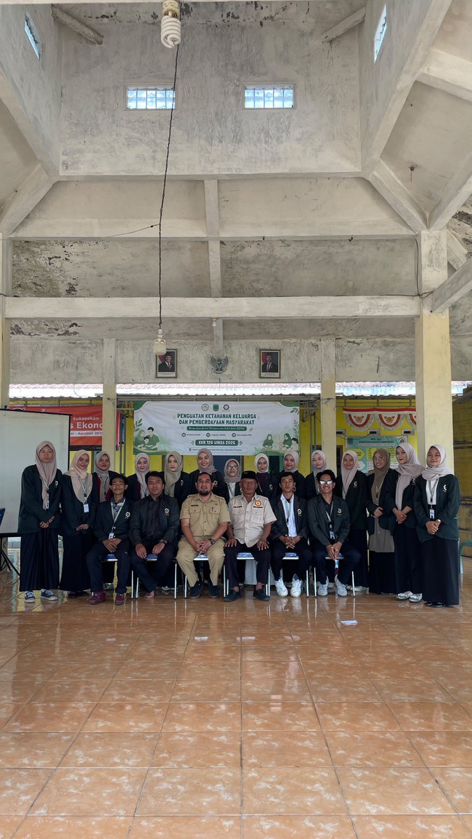 ghozieeh's tweet photo. Kita datang sebagai individu yang berbeda, tetapi pergi sebagai satu keluarga, Terima kasih untuk segalanya- https://t.co/ykFavAi0eg