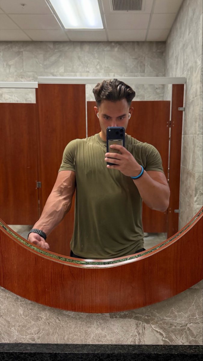 alpha king tweet media