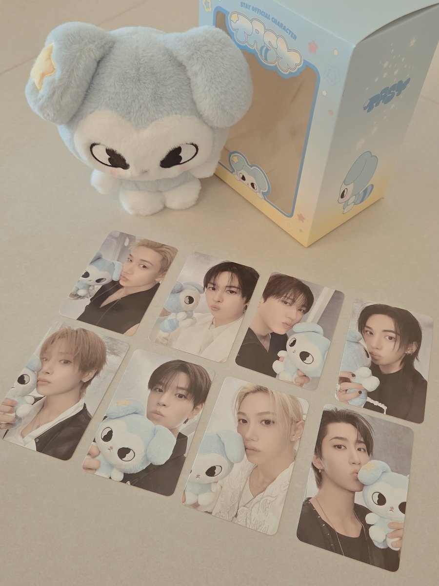 ren_143xskz's tweet photo. 테이지 먼저 도착!
생각보다 훨씬 작고 귀엽다..🩵 https://t.co/MBagPYrXwf