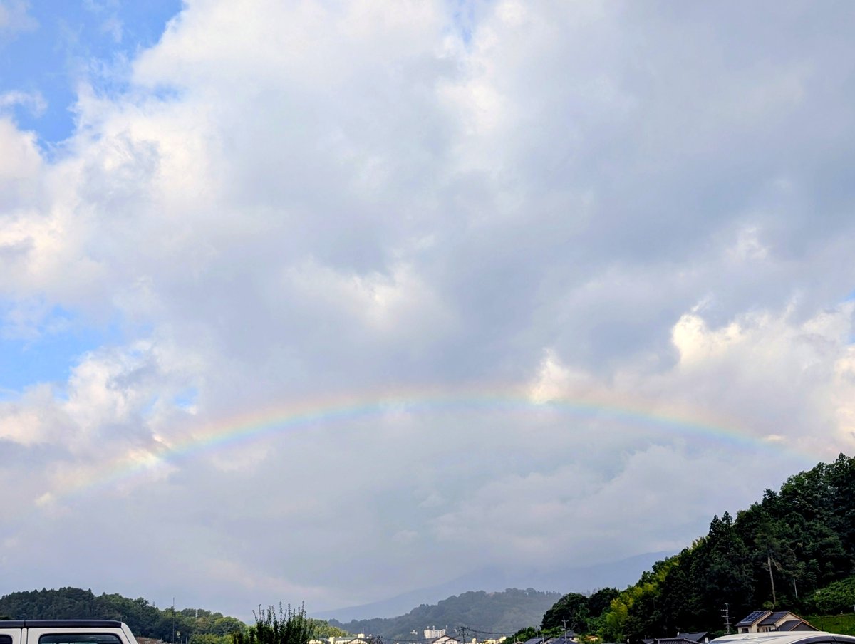 spicacat777's tweet photo. 今朝の二本松市安達　安達太良山方面
虹が出ていました。
#空ネット
#福島撮影隊 https://t.co/6fNVA85WV2