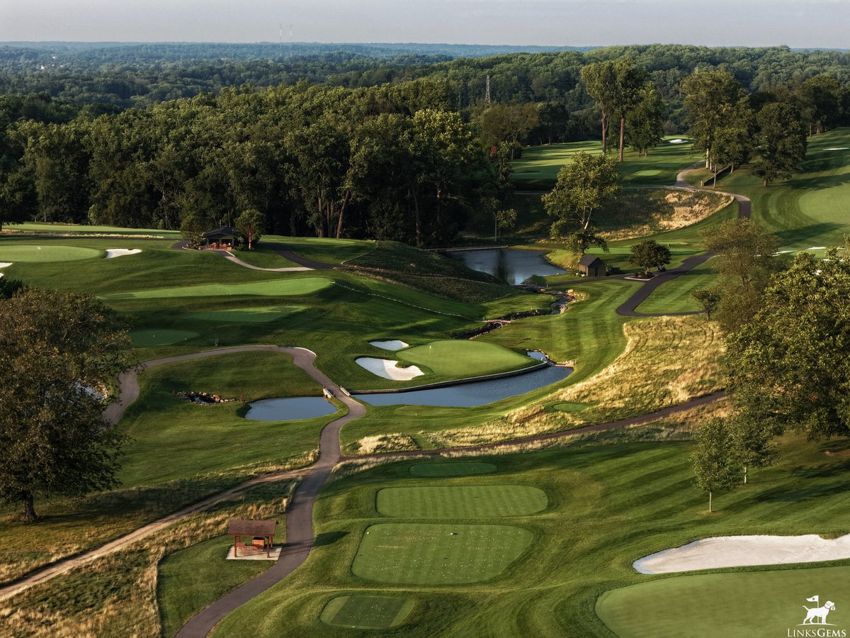 LinksGems's tweet photo. Let me introduce you to the stroke-play co-host of next month’s U.S. Amateur and one of the best preserved examples of William Flynn architecture:

Philadelphia Country Club, which dates back to 1890 and was the 7th member club of the USGA, opened its Spring Mill course to great acclaim in 1927 - just a dozen years later, it hosted the 1939 U.S. Open.

Over the past century, Flynn’s architecture had been dulled, his greens shrunk, his playing corridors and angles choked off. To remedy this, the club hired Jim Nagle with a mandate to restore Flynn’s work. 

Suffice it to say, Nagle succeeded, and PCC has resumed its stature as one of the finest Flynns in Philly.