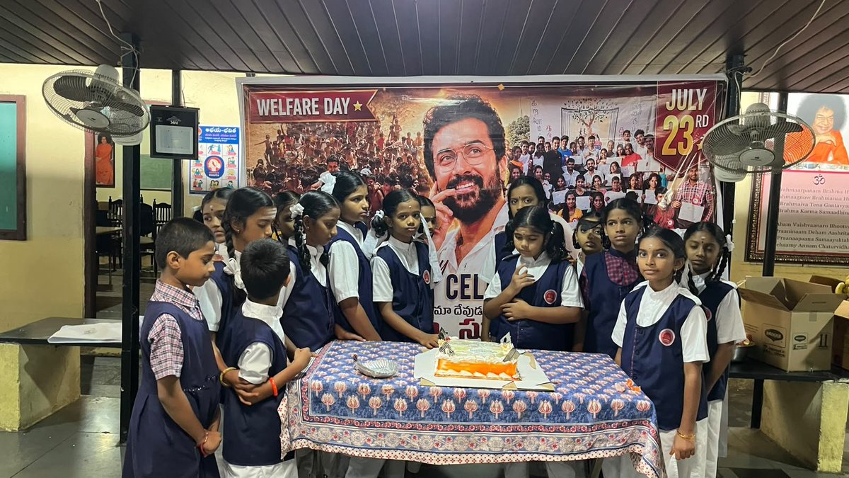 GopiNikhil_'s tweet photo. Telugu Suriya Fan's Welfare Activities ❤️

#HBDTheOneSuriya @Suriya_offl https://t.co/PMLbpbUyvz