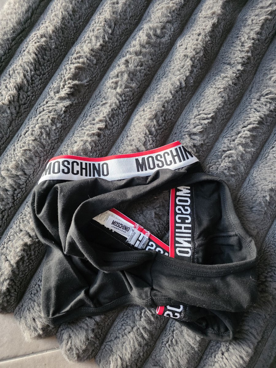 chrisextin's tweet photo. Should I take them? 🤤 https://t.co/H7dXDAfr3t