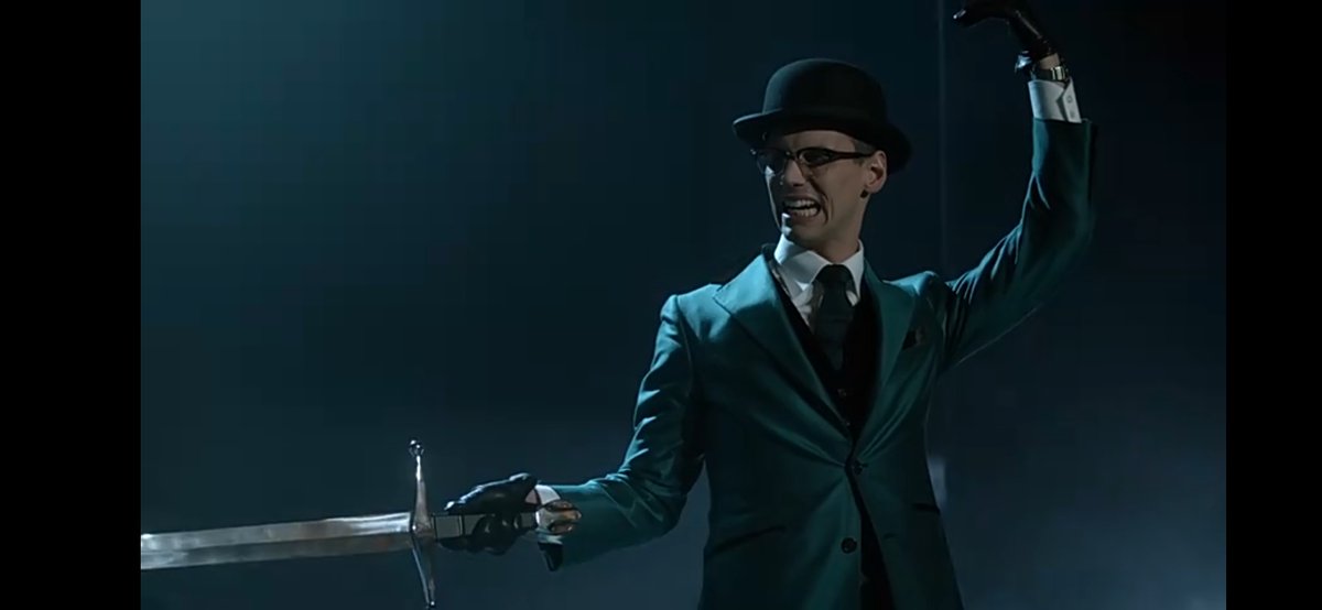 Marcela_L18's tweet photo. Otro con aquello de la venganza, a ver si eso les resulta chicos, y El Acertijo (Riddler) haciendose notar, no es bueno meterte en asuntos que no te competen Edward, ten cuidado, pero en fin, tu decides.
Y vaya grupo el que armas Oswald, nada mal.
T3-C17 https://t.co/FKcbvQh3NF