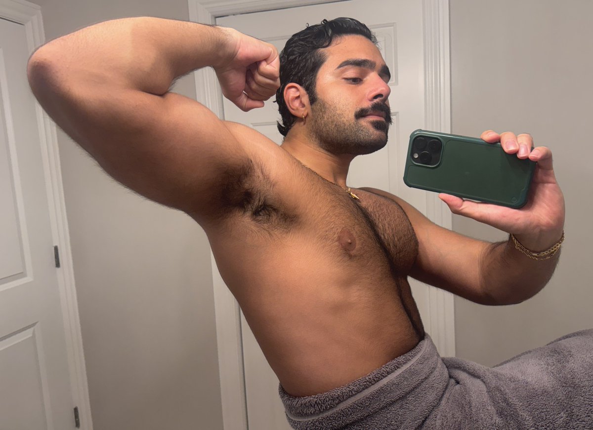 himbo_anonymous's tweet photo. Free pit https://t.co/JrhbmpyA46