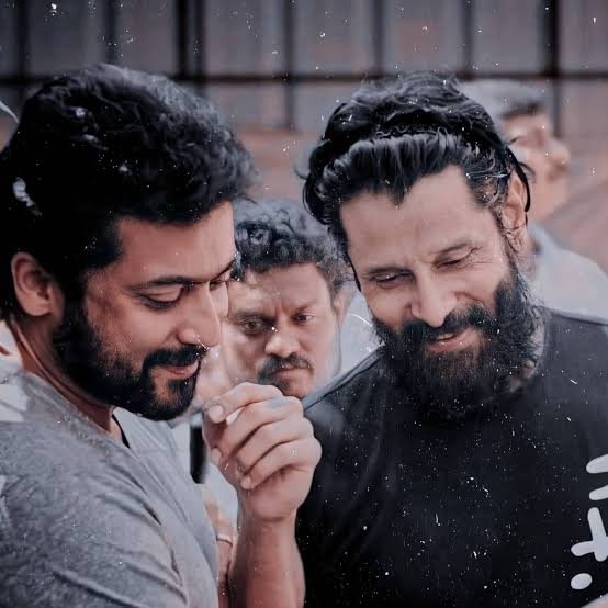 ChiyanSaamy's tweet photo. இனிய பிறந்தநாள் நல்வாழ்த்துக்கள் @Suriya_offl அண்ணா என்றும் உங்கள் புன்னகை சிரிப்புடன் இருக்க வாழ்த்துக்கள் கூறுவது @Chiyaan Fans 🤩🫂😻

#HBDSuriya #HappyBirthdaySuriya https://t.co/Owx9U0MoUF
