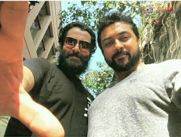 ChiyanSaamy's tweet photo. இனிய பிறந்தநாள் நல்வாழ்த்துக்கள் @Suriya_offl அண்ணா என்றும் உங்கள் புன்னகை சிரிப்புடன் இருக்க வாழ்த்துக்கள் கூறுவது @Chiyaan Fans 🤩🫂😻

#HBDSuriya #HappyBirthdaySuriya https://t.co/Owx9U0MoUF