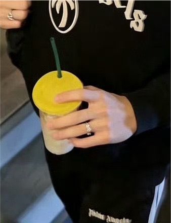 flylyusng's tweet photo. 👀 oh the ring ? #aylio https://t.co/0HitBYGh73