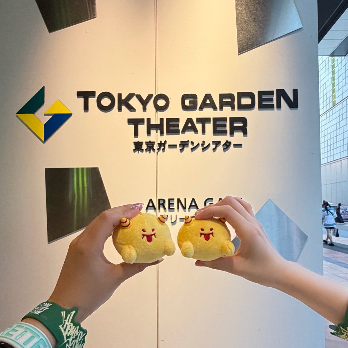 109_oralaaa's tweet photo. 昨日のオーラルさん、セトリも演出も何もかも全て神でしただいすきー😭😭😭😭 https://t.co/lMmSLnYfSq