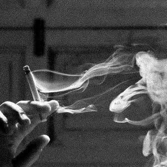cewecakepbgd's tweet photo. a girl who has an obsession with writing poetry, smoking, and older men, but is still more submissive than me. F19 here, come to momma sweetie 📡 https://t.co/LgKYYfOSVg
