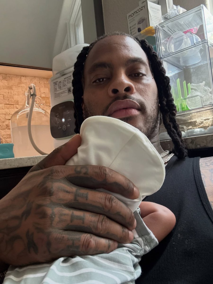 SheiFunmi's tweet photo. Waka Flocka’s Biggest Flex Right Now Isn’t a Hit Song. It’s Fatherhood! https://t.co/ISzUs4PNxS https://t.co/6kkC5sN2Mt