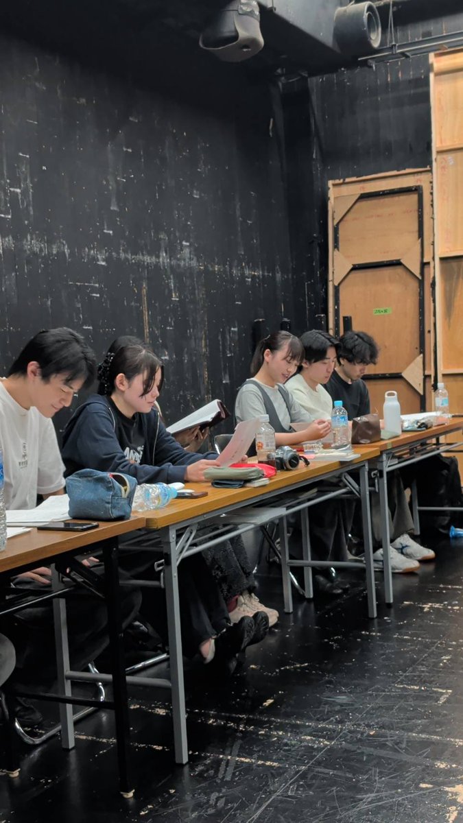 bun_kenshuka's tweet photo. 【#文学座附属演劇研究所 第3回発表会】
『#三人姉妹』

いよいよ本稽古が始まりました✨
作品の時代背景や本作の劇作家チェーホフについて学びながら、読み合わせが進んでいます❗️

#文学座 https://t.co/6GHmhAaHTy
