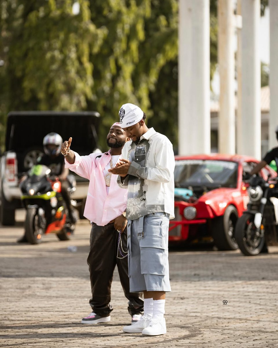 SheiFunmi's tweet photo. One Song, One New Star, One Last Tease. Davido’s ‘Gimme Dat Ting’ Sets the Stage for Oriade https://t.co/2KxVSiPOWi https://t.co/oO4x7SZN6J