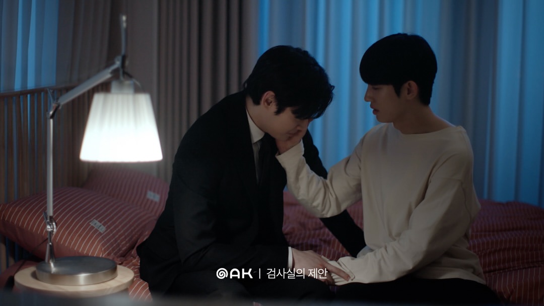 newz_nnnzz's tweet photo. 격렬 키스에 이어 애틋키스까지 줄거구나? 다주는구나 https://t.co/K6efRBYrOx