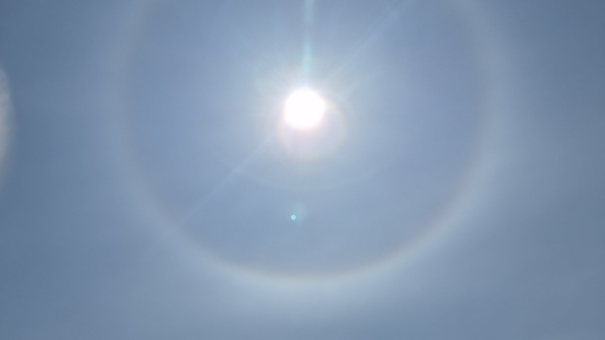 rekusapuro0604's tweet photo. 今空みたら
🌞の周りに
リング？
がありました💫
沢山撮りました😆

♯イマソラ https://t.co/LhsnsF578z