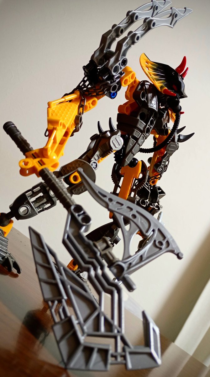 Noacier598's tweet photo. Toa Hewkii (Mahri)
 #Bionicle https://t.co/FHpiJKJ8Fw