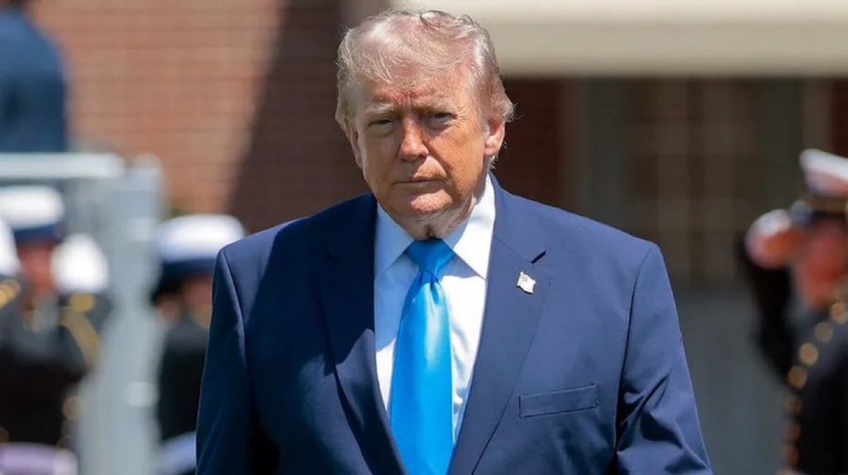 JohnJohnjrrQ's tweet photo. 🚨HOW MANY OF YOU ARE WILLING TO PUBLICLY SAY THEY STAND WITH TRUMP 100%?
STAY CONNECTED!
GIVE ME A THUMPS-UP👍 IF PRESIDENT TRUMP CAN COUNT ON YOU!!! https://t.co/pisnokKWam