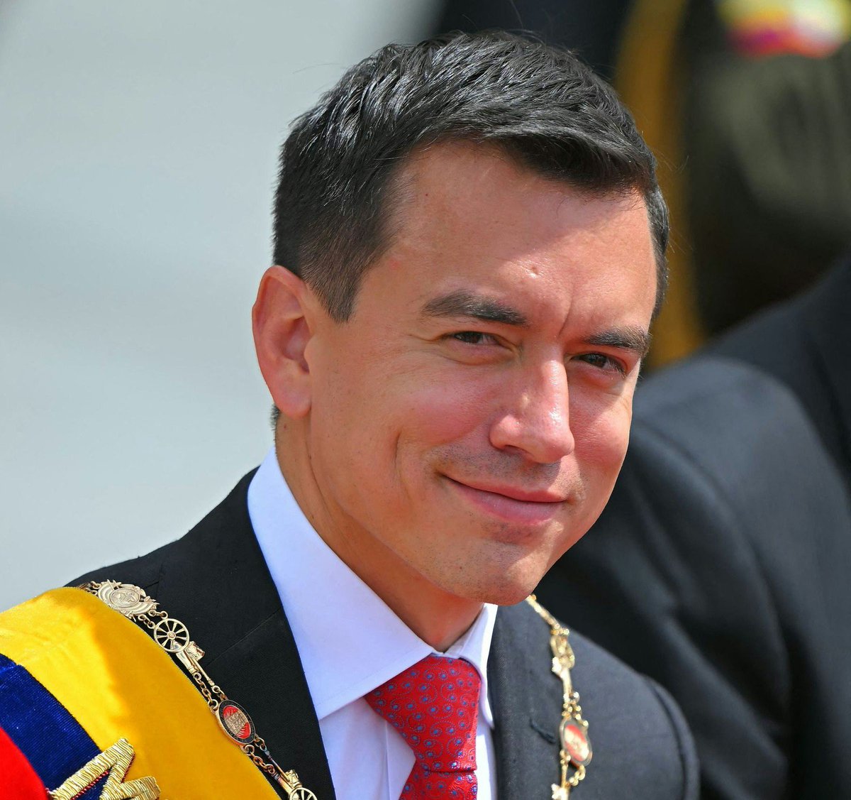 Juan_Guayaco's tweet photo. La vida según el hp de Correa:
Dictador /// Gran líder https://t.co/XTasB2oYpe