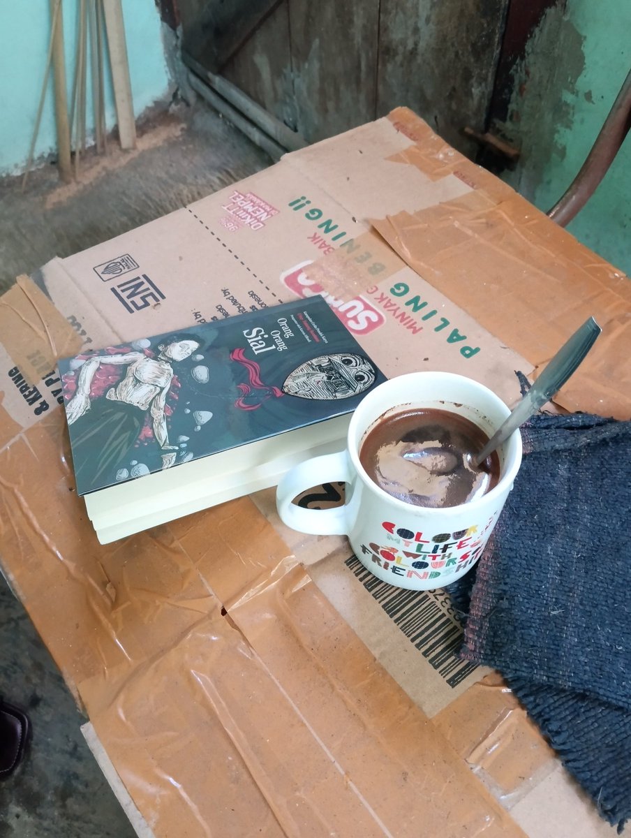 darmajatjs's tweet photo. Buku, kopi, dan lap🐘 https://t.co/IkkWABmRrL
