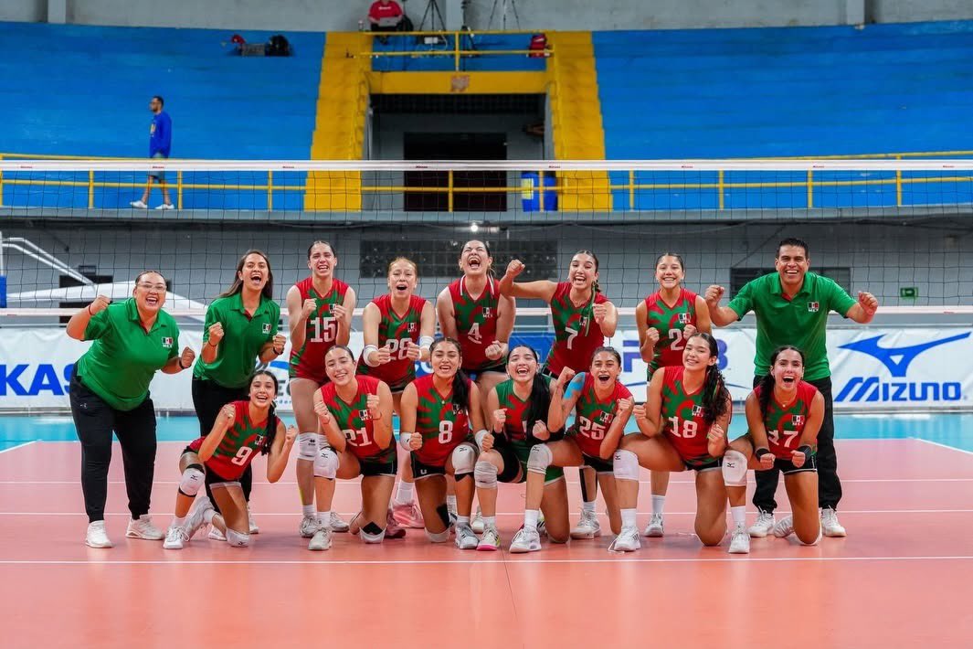 COM_Mexico's tweet photo. México clasifica al Campeonato Mundial Femenino de Voleibol de Sala U19 de la FIVB del 2027 al avanzar a la semifinal del torneo NORCECA San José 2026, tras vencer 3-2 a República Dominicana.
¡Vamos! 🙌🇲🇽✨ https://t.co/pR93MGfLi8