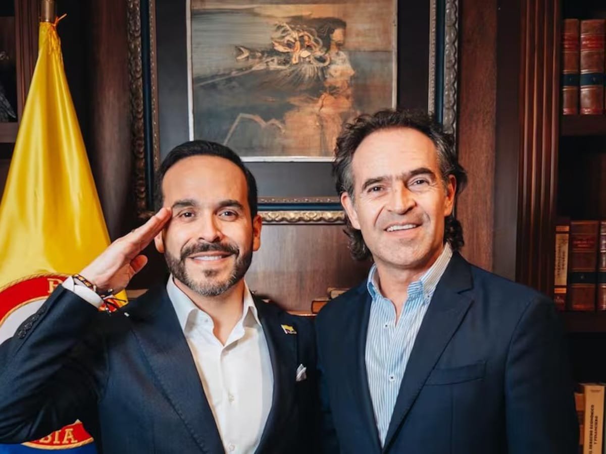 Eclides3's tweet photo. De la Espriella aseguró que Medellín "está la cabeza de la serpiente del narcotráfico y del crimen organizado" y que desde su área metropolitana "salen la mayoría de las órdenes al resto del país". 
De acuerdo con Abelardito, Fico convirtió a Medellín en la gran olla del narco. https://t.co/Zg6X7fjFEH